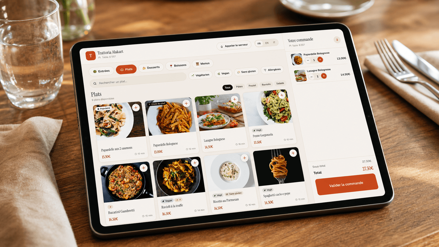 Menu interactif Alakart affiché sur une tablette au restaurant